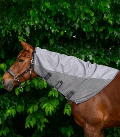 Waldhausen Fliegen- & Ekzemerdecken|Deckenzubehör></noscript>COMFORT Regen-Fliegen-Halsteil
