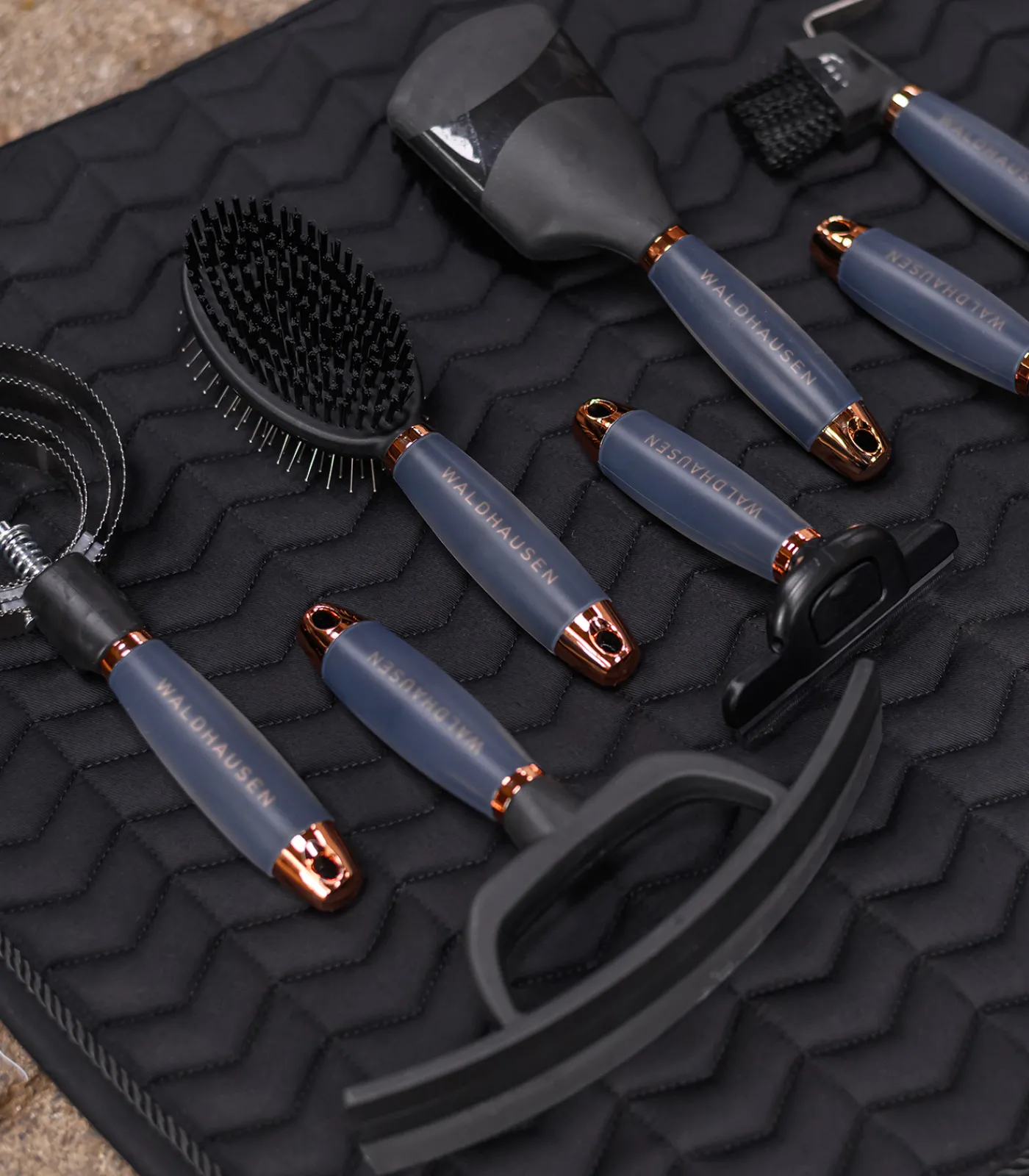 Waldhausen Mähne & Schweif|Putzzeug>Doppelbürste mit Gelgriff